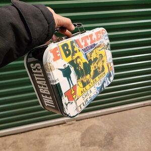 THE BEATLES Lunch Box ANTHOLOGY TIN LUNCH BOX - APPLE CORP LIMITED 2009
